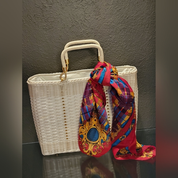 Vintage 60s Large White Woven 2 Handled Tote - Picture 9 of 11